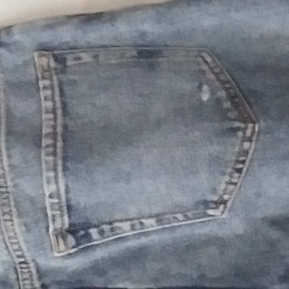 Pacsun Ultra High Rise Slim Destroyed - Picture 5 of 15